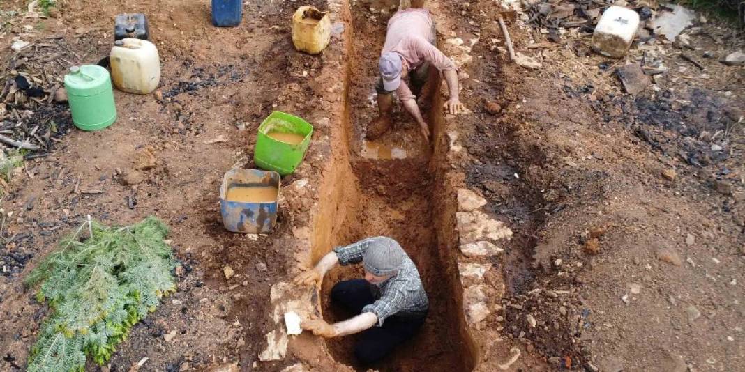 Önce toprağın altına gömüyor, 72 saat bekletiyorlar! Atadan kalma yöntem: Bu üretimde sadece 80 kg ürün alıyorlar 4